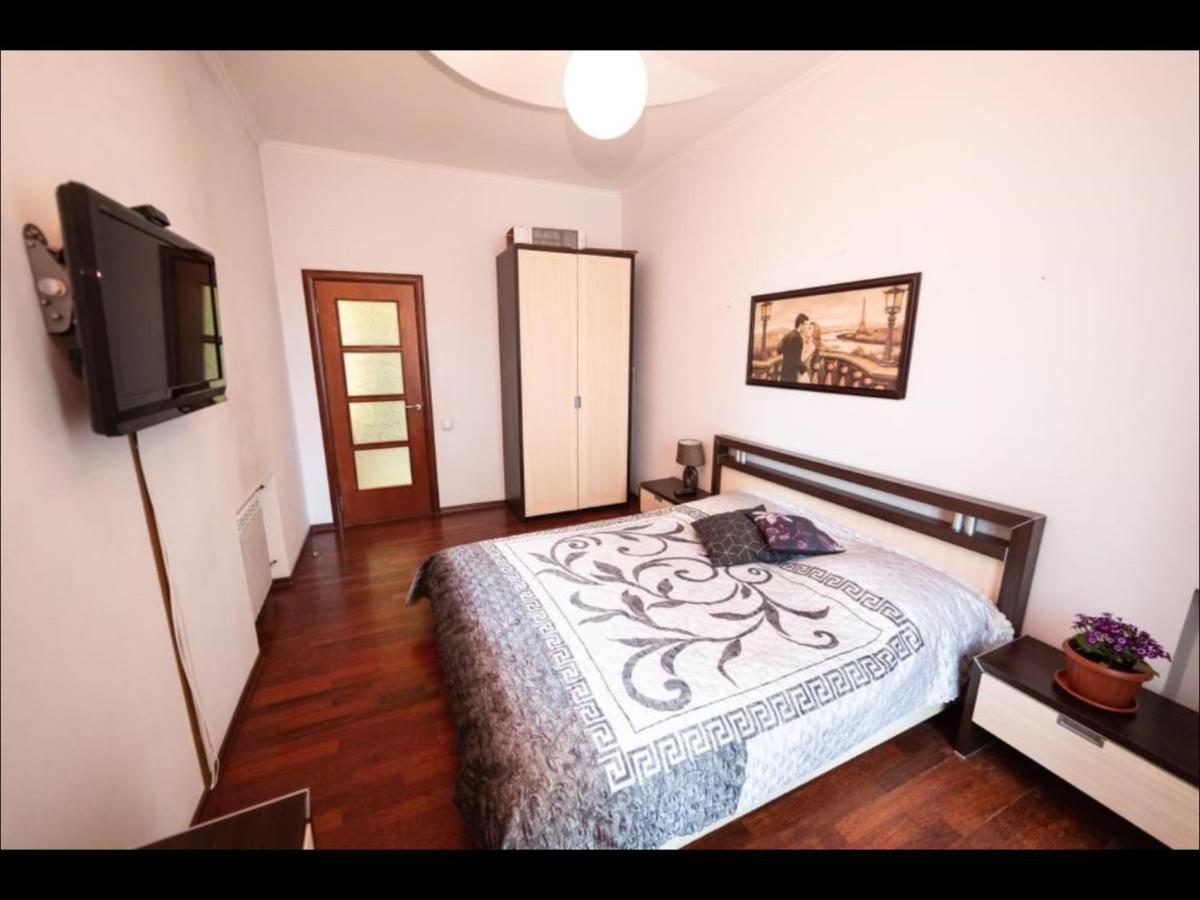 Kievapart Apartamento Exterior foto